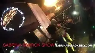 لقاء عائلي عنيف أخ عربي يسيطر بالمشهد
