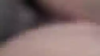 يترجم بينما تُملأ بالمني