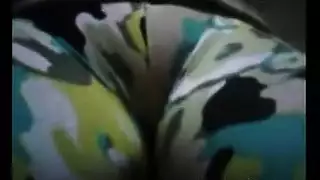جنس حار في الكابينة: مشغلة الرافعة تتعرض لهز مهبلها بقوة