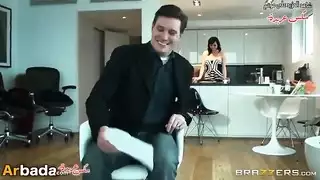 زوج مخدوع يشاهد زوجته تُسرق بقضيب اللص الكبير