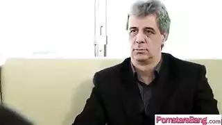 أخ مراهق يضرب فرج أخته