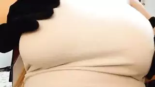 رضع ثدي حامد وبعنف