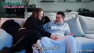 مراهقة ساخنة تمارس الجنس مع صديق أبيها بقوة
