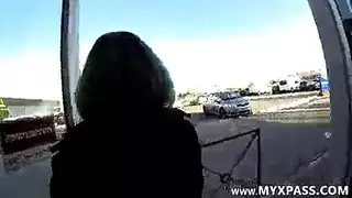 شرج هاوية: قضيب محفز بالمخدرات يدفع فتحتها إلى الذروة
