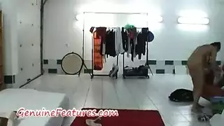 نساء تئن أثناء ممارسة جنس عنيف