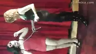 فتيات جميلات مكشوفات في مشاهد جنس جماعي قوية