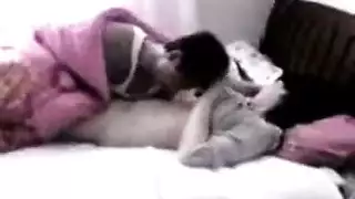 دمية جنس آسيوية في فيلم إباحي قوي