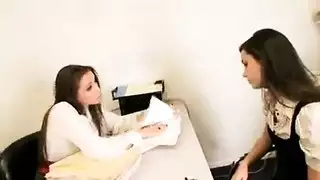 فتاة مصرية ساخنة تمارس جنس شرجي عنيف
