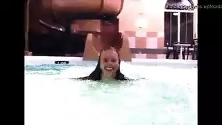 مص أفلو العميق للحلق