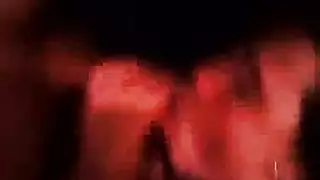 عن قرب وبشكل شخصي: لاتينية تعبد القضيب بفمها