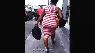 فتحات مرهقة تمتلئ بقضيب العائلة نيك مزدوج إباحي