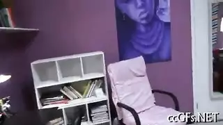 علاقة جنس جماعية قذرة للمراهقين تنتهي بالقذف داخل المهبل أمام الموقد