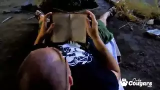 تغطية قاسية بالسائل المنوي لوجهها وثدييها