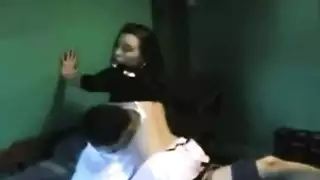 أول مرة لهانا هايز مع جماع إباحي جماعي