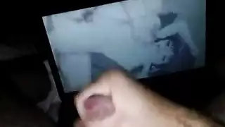 عارضة إباحية تحصل على جنس شرجي صباحي وتأمل بالوظيفة