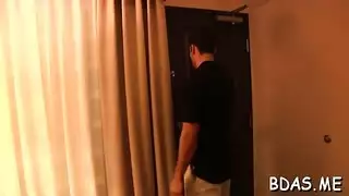 مارينا تحصل على مهبلها مضروب بقضيب سميك