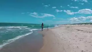 لف الحلمات وجنس لاتكس قاسي بأجساد ضيقة: فعل إباحي صريح