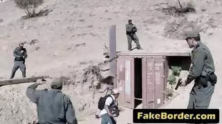غريبة مجبرة على استمناء فوضوي ومص