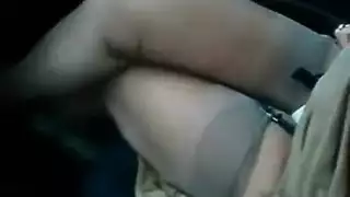 فرج ضيق ينزف من تمديد شرجي خشن