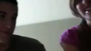 جنس وضعية الفارس مع أثداء كبيرة: مص وركوب في فيلم إباحي شغوف