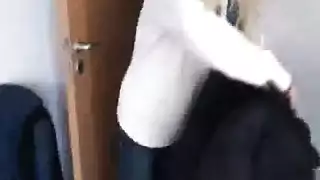 اختر شيميل، أي شيميل مشاهد جنسية صريحة