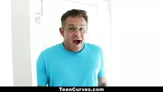 تستسلم لقضيبه فيأخذ كل ما يريده