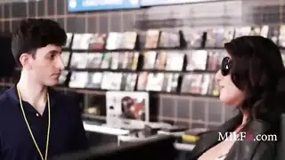 بريطاني العربية متجر