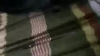أم بنجلاديشية مثيرة تمص بعمق وتبلع