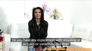 صب شاب سمين