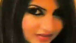 رقص خليجية ساخنة عارية لأجل بورن هاردكور