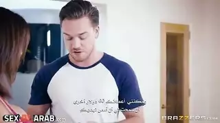 المترجمة الأم ساره جاي تأخذ القضيب بكل اللغات