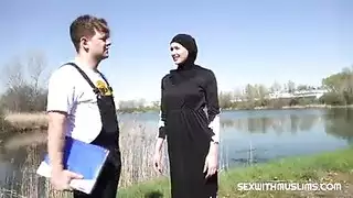 جنس خارجي مع فتاة محجبة وقضيب أبيض ضخم