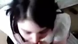 مصرية ساخنة تمص وتختنق بزب سميك