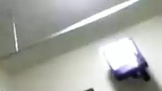 مص قضيب وفحص ثدي من جميلة سورية باللون الأبيض