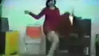 فتاة الملابس الحمراء تأخذ إيلاج مزدوج