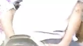 عظمة نارية في الحديقة العامة منحنية وتؤخذ