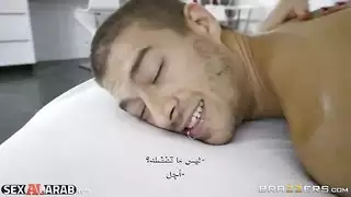 منتجع مونيك: أول زيارة تتحول إلى إباحية صريحة