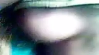 الفتاة النائمة تحصل على مفاجأة بالقذف داخلها