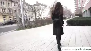 العجوز السخي يدفع مقابل مهبل مشتعل وجنس حماسي