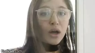 إباحية عبر الإنترنت: إنها حفرة سائل منوي مجانية للفحول