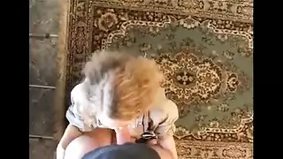 رجل الأعمال الانظافه في الحمام