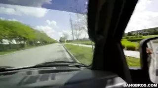 مؤخرة عملاقة تحصل على شرج عنيف