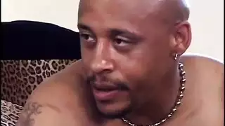 عاطفي سيدة الأسود وآسيا