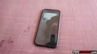 هي تعلمك كيف تقدم أفضل مص للقضيب