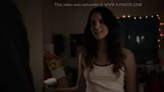 جنس فموي ساخن يؤدي إلى لعبة كس جامحة مع رايلي ريد