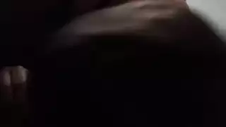 الأصدقاء الذكور يتشاركون جلسة استمناء ساخنة ومتعرقة