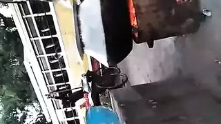 قضيب وحشي يفرك ويحشو فتحة