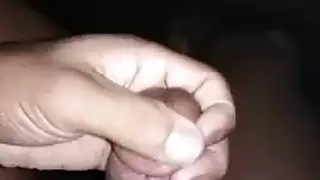 تمص له قضيبه
