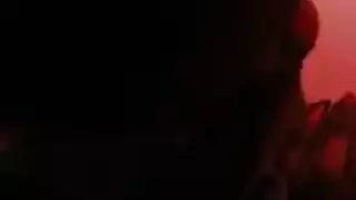 مضاجعات المقعد الخلفي: شرج مزدوج مع قضيب كبير
