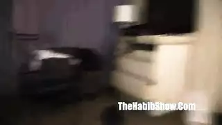 انتفاخ الحلق من قضيب أسود ضخم